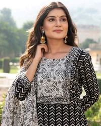 Neha Collection Beautiful 3-piece salwar kameez with dupatta - S