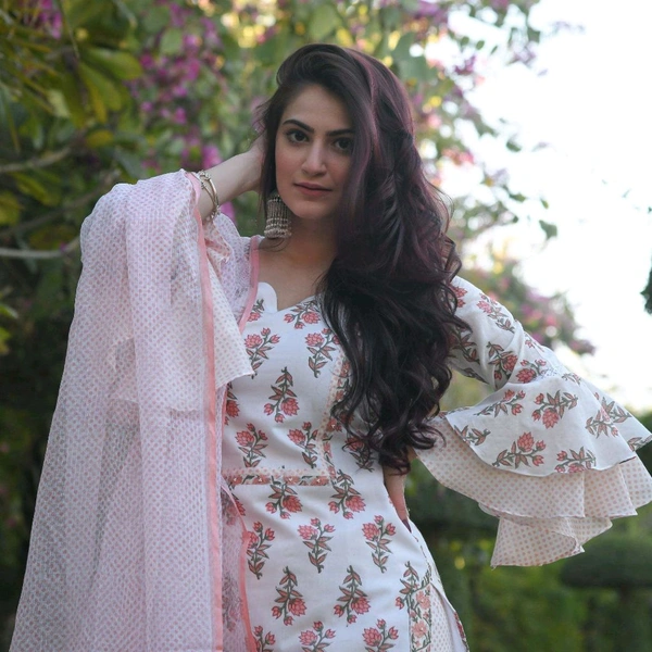 Neha Collection Beautiful 3-piece salwar kameez with dupatta - M