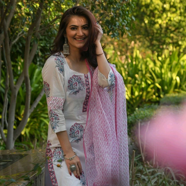 Neha Collection Beautiful 3-piece salwar kameez with dupatta - M