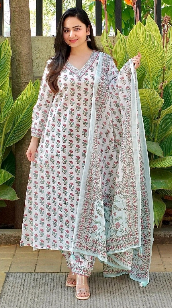 Neha Collection Beautiful 3-piece salwar kameez with dupatta - XL