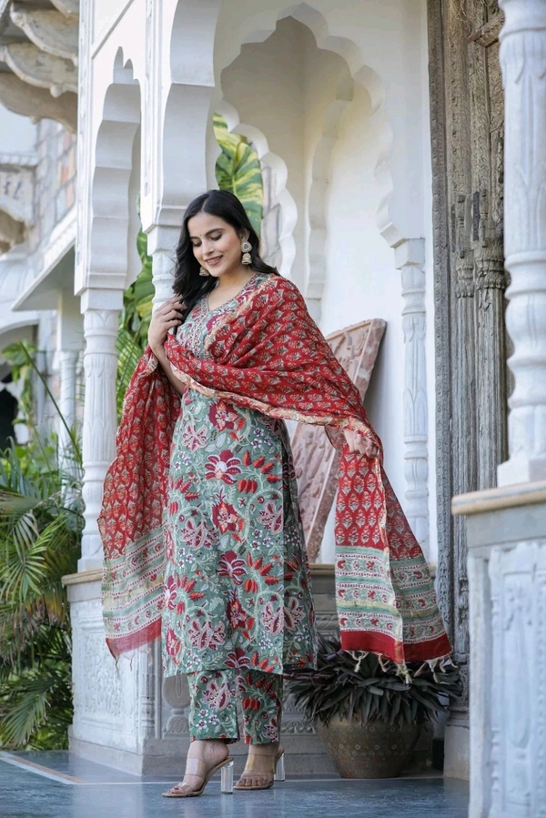 Neha Collection Beautiful 3-piece salwar kameez with dupatta - M