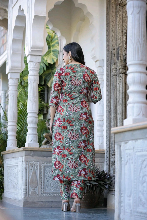 Neha Collection Beautiful 3-piece salwar kameez with dupatta - M