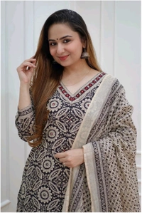 Neha Collection Beautiful 3-piece salwar kameez with dupatta - XL