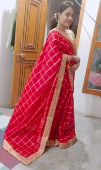 Aaruhi Art  lace border shibori saree with blouse 