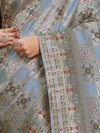 Green Ethnic motif Banarasi Silk Blend Jacquard woven saree With Blouse 