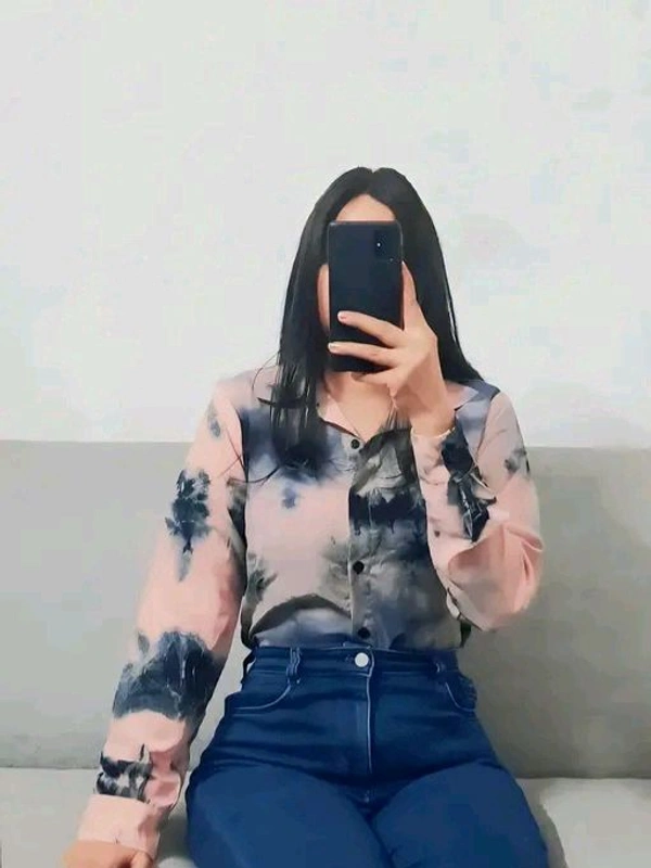 Stylish Women's Tie-Dye Shirt with Long Sleeves - S