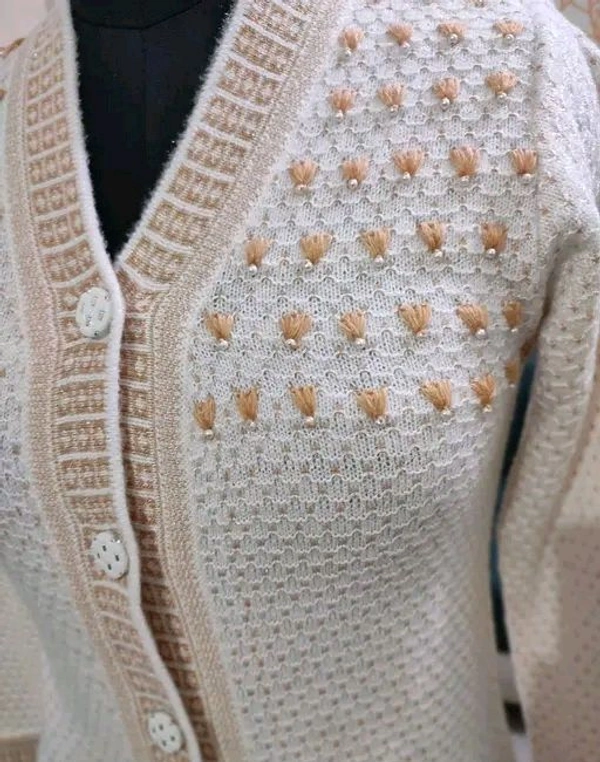 Women's  Pure Wool Self Design Full Sleeve Cardigan - M