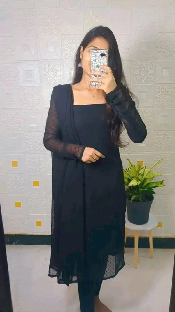 Trending Kurti bottom With Dupatta - Black, L