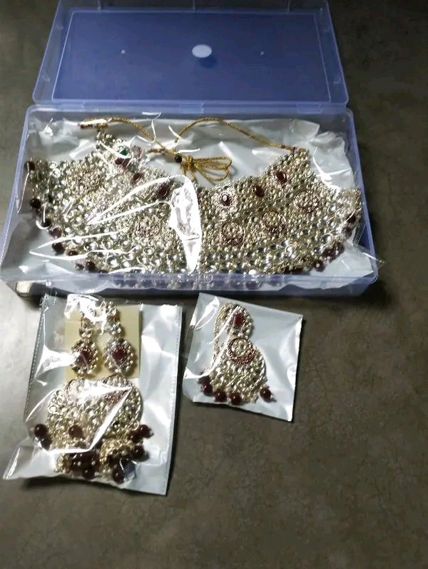 Gold Plated Choker Necklace, Earrings & Mang Tikka Set - Maroon