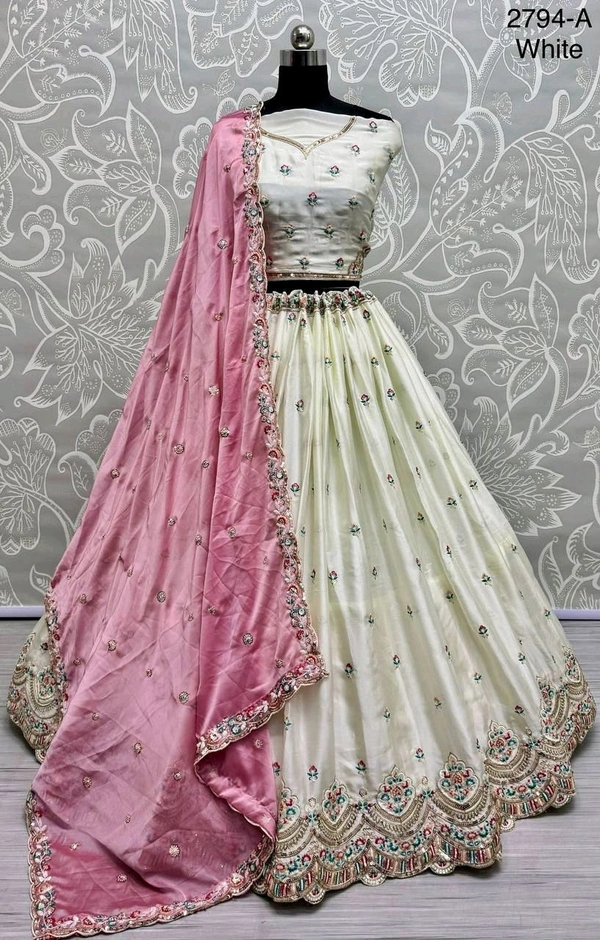 Prayosha Elegant Gadhwal Silk Lehenga Choli with Chinnon Dupatta - White, M