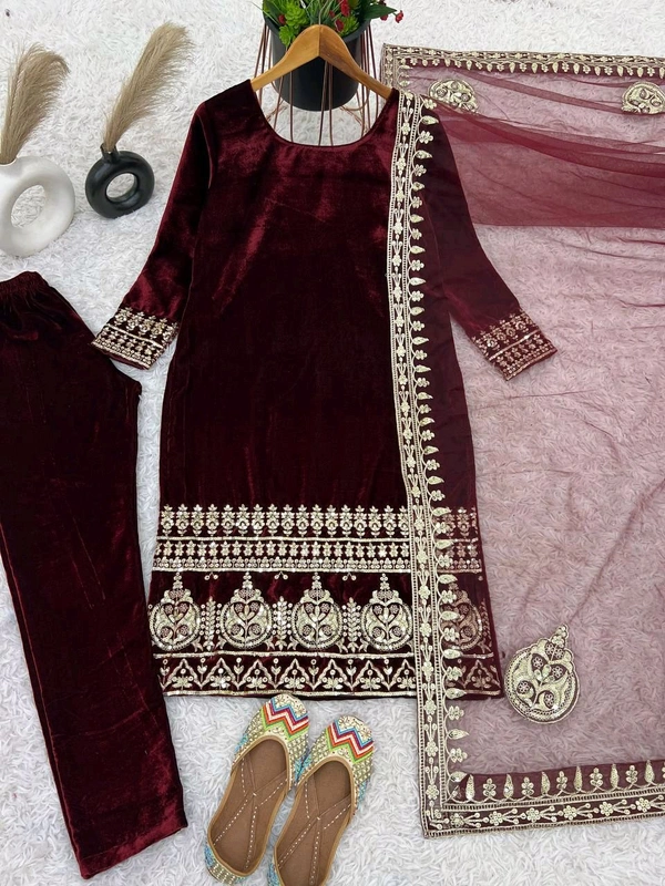 Prayosha Luxurious Embroidered Velvet Suit Set with Dupatta - XXL