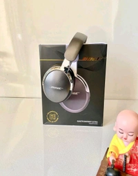 Bose QC Wireless - Crystal Acrylic Model 