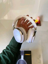 Bose QC Wireless - Crystal Acrylic Model 