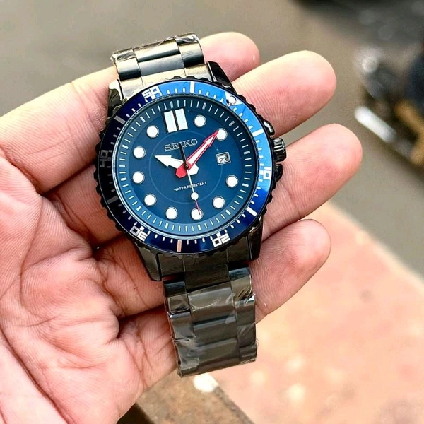SEIKO BLACK & BLUE DIAL METAL WATCH ⌚