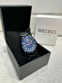 SEIKO BLACK & BLUE DIAL METAL WATCH ⌚