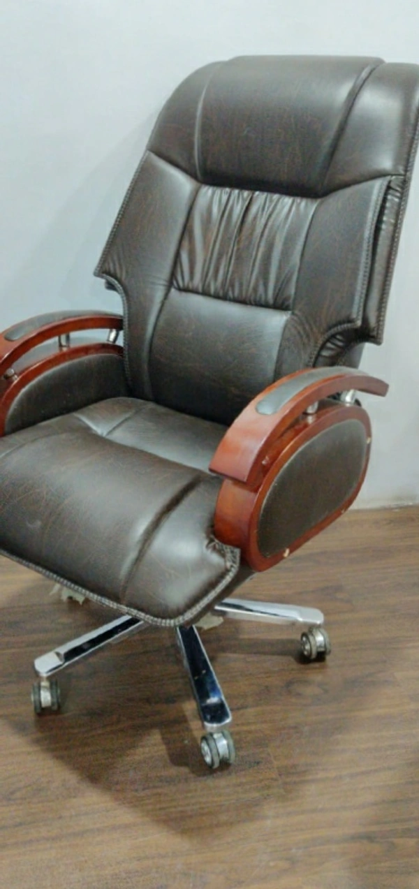 BOSS REVOLVING CHAIR - DARK BROWN