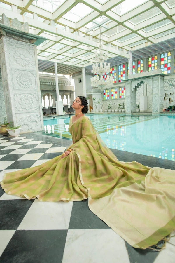 Isha Fab Rutrang_2 - Free, Light Green
