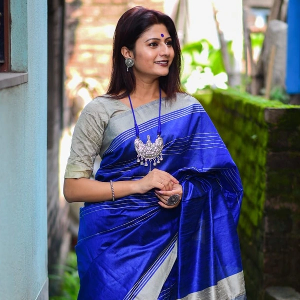 Isha Fab Rutrang_5 - Free, Dark Blue