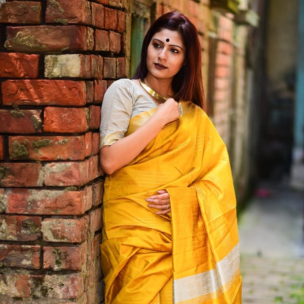 Isha Fab Rutrang_5 - Free, Yellow