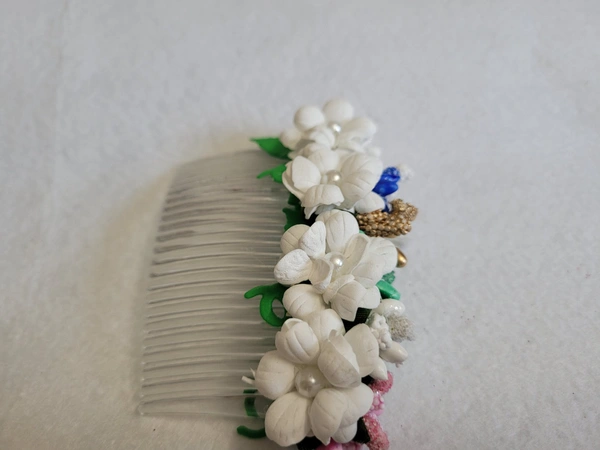 Side Combs With Handmade White Foam Flowers