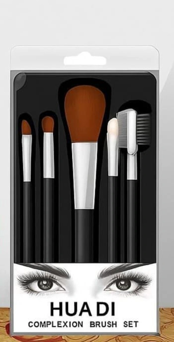 Makeup brush