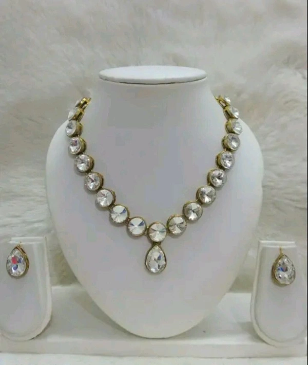 Women's Alloy Gold Plated Jewellery Set

