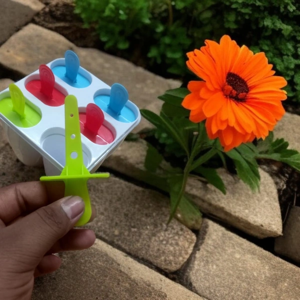 120 ml Manual Ice Cream Maker  (Multicolor)