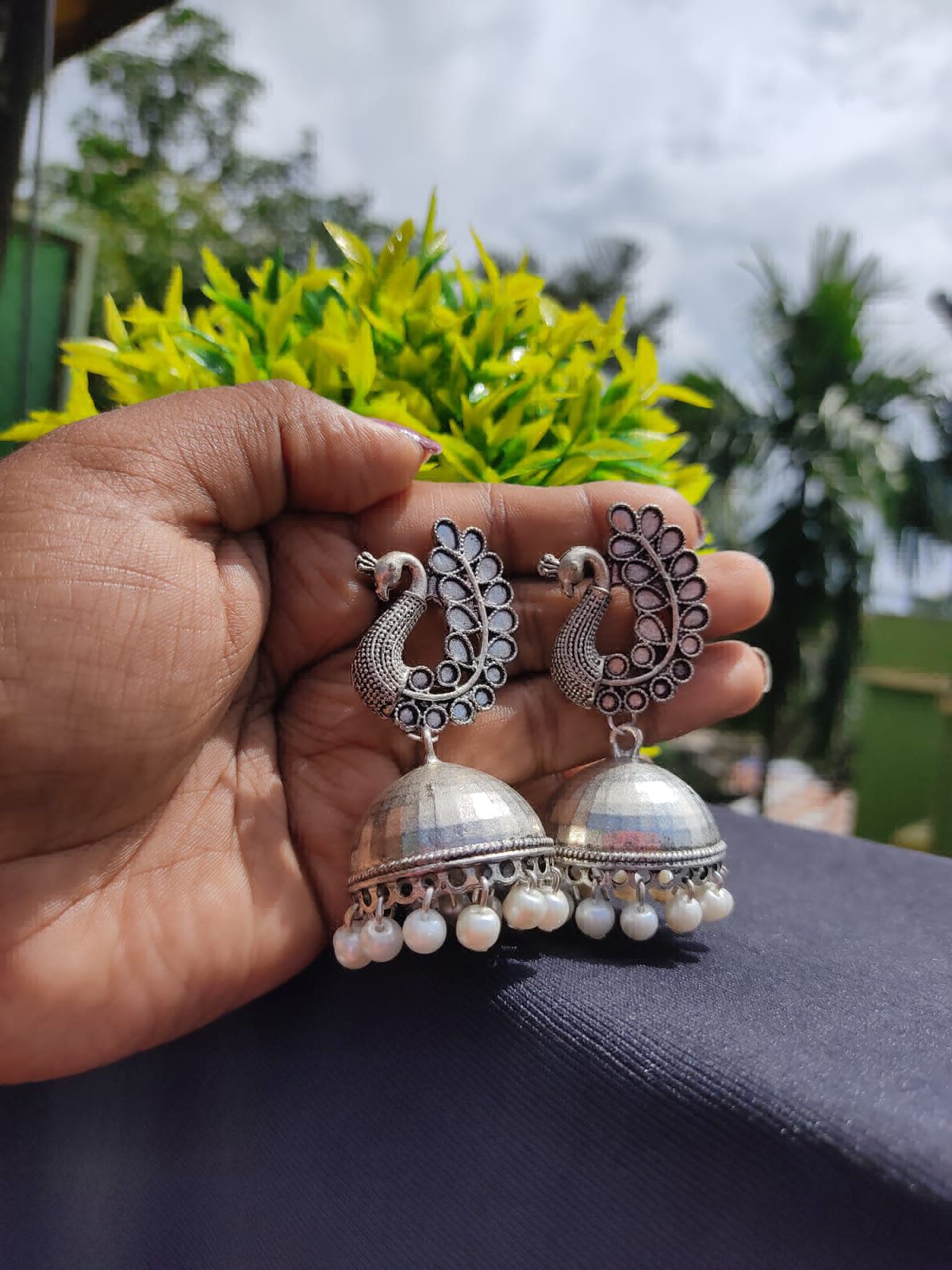 Sahiba Gems Silver/Chandi Saree Waist Challa Juda Key Chain Designer Multi  - Color Hanging Bells Style Keyring with Sparkling Gemstone : Amazon.in:  Jewellery