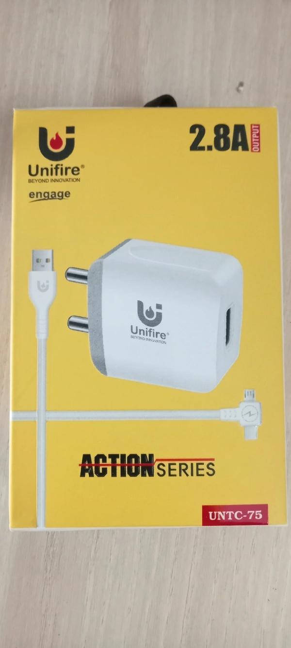 UNTC 75 CHAGER 2.8A. - White