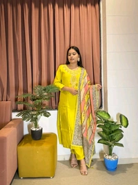 Gabatimes 𝑲𝑼𝑹𝑻𝑰 PANT 𝑾𝑰𝑻𝑯 𝑫𝑰𝑮𝑰𝑻𝑨𝑳 𝑷𝑹𝑰𝑵𝑻DETAILS  - 4XL