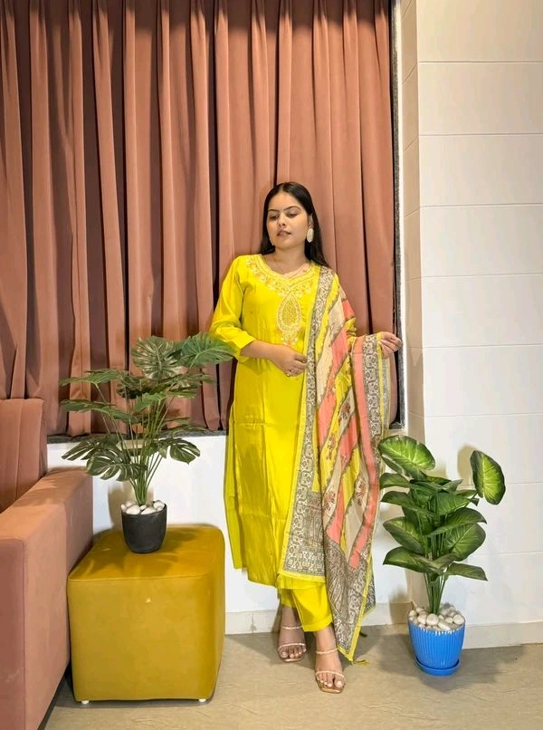 Gabatimes 𝑲𝑼𝑹𝑻𝑰 PANT 𝑾𝑰𝑻𝑯 𝑫𝑰𝑮𝑰𝑻𝑨𝑳 𝑷𝑹𝑰𝑵𝑻DETAILS  - 4XL