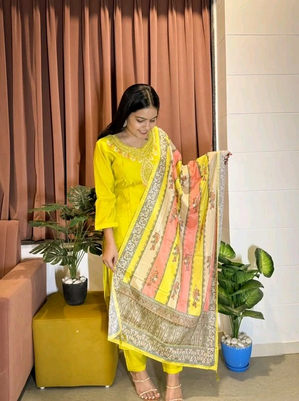 Gabatimes 𝑲𝑼𝑹𝑻𝑰 PANT 𝑾𝑰𝑻𝑯 𝑫𝑰𝑮𝑰𝑻𝑨𝑳 𝑷𝑹𝑰𝑵𝑻DETAILS  - 4XL