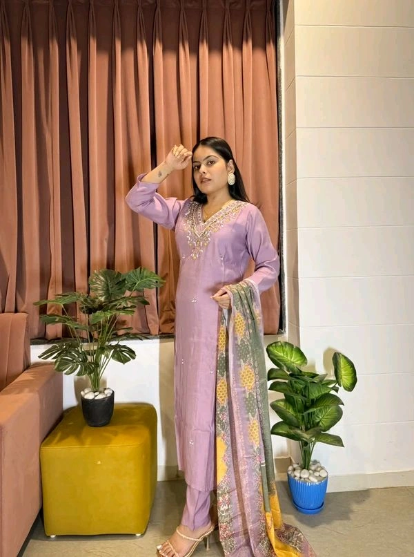 Gabatimes 𝑲𝑼𝑹𝑻𝑰 PANT 𝑾𝑰𝑻𝑯 𝑫𝑰𝑮𝑰𝑻𝑨𝑳 𝑷𝑹𝑰𝑵𝑻DETAILS  - 4XL