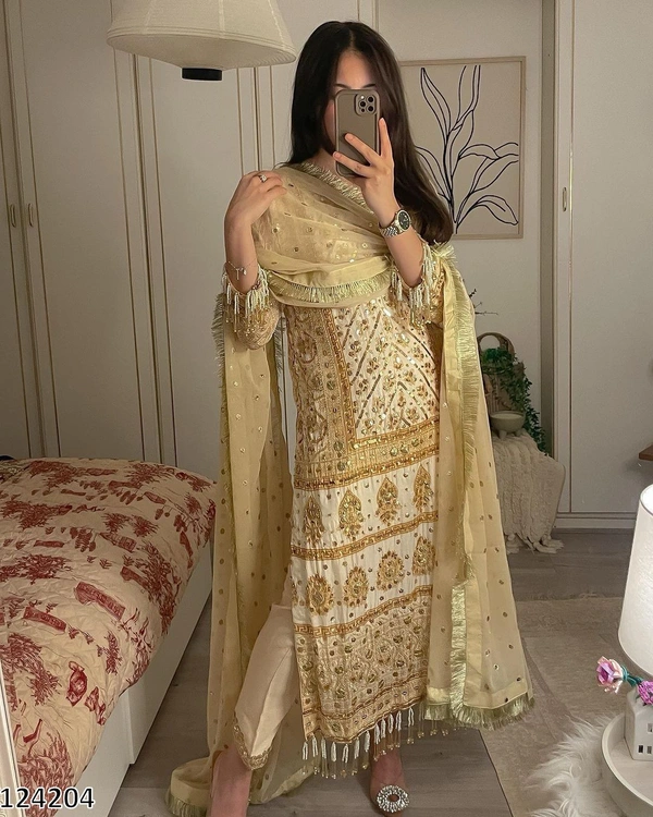 Murliwala Traders  Beautiful Kurta Set with Dupatta 