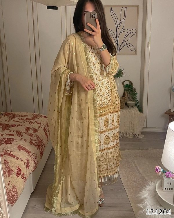Murliwala Traders  Beautiful Kurta Set with Dupatta 