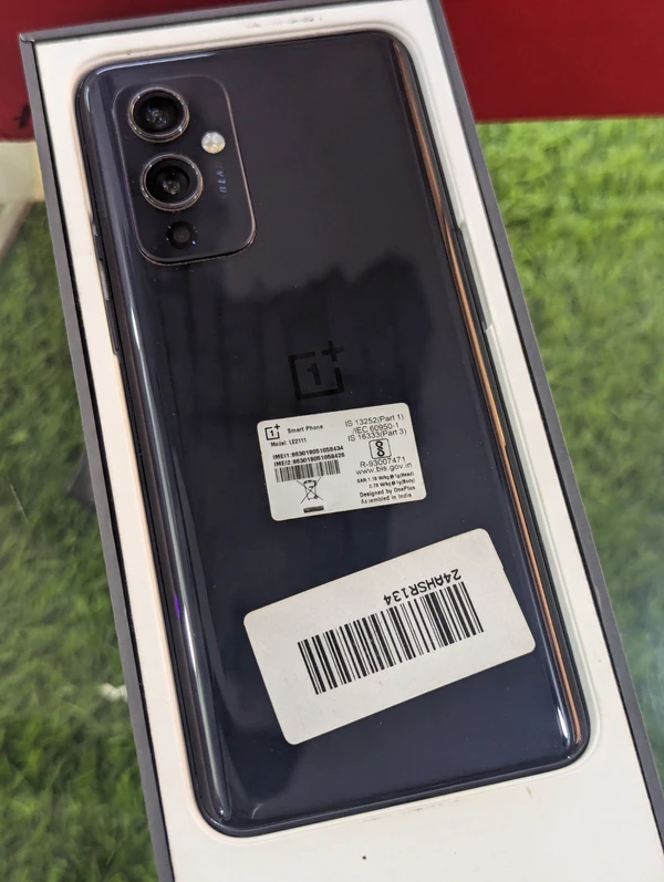 Oneplus 9 5G 8GB/128GB (With Box & Accessories) - Astral Black