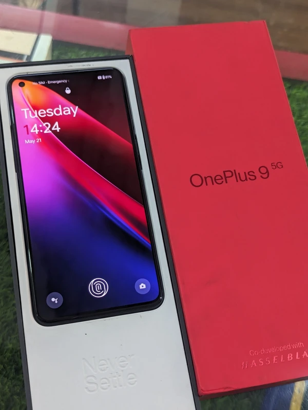 Oneplus 9 5G 8GB/128GB (With Box & Accessories) - Astral Black