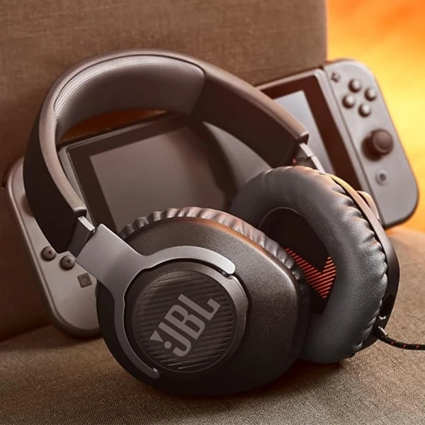 JBL Quantum 100 Wired Over Ear Gaming Headphones with Mic, 40mm Dynamic Drivers, Quantum Sound Signature, Detachable Mic, Memory Foam Cushioning, PC/Mobile/PS/Xbox/Nintendo/VR Compatible - Black