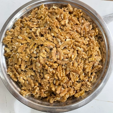 Akhrot