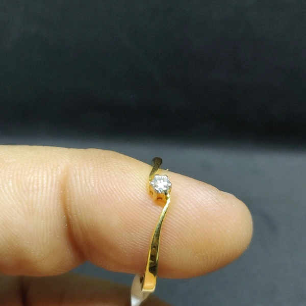 DIAMOND RING