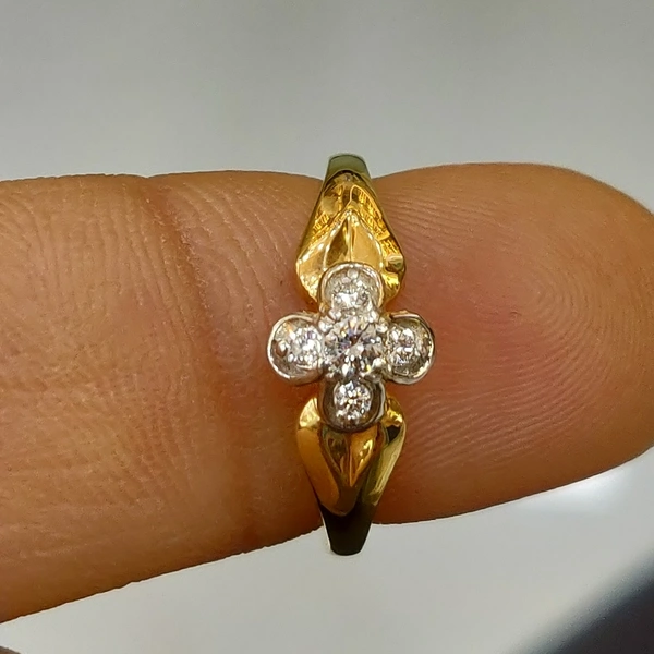 DIAMOND RING