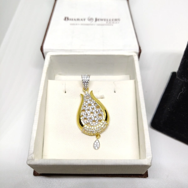 Pendent Set