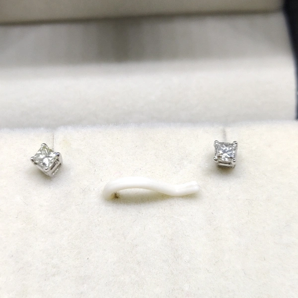 DIAMOND STUD 