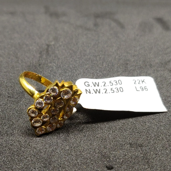 916 22kt Gold Diamond Ring