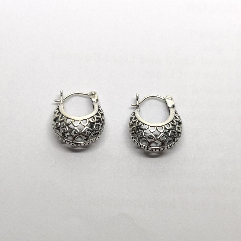 Sterling silver hoop earrings, 'Song of Light' | Sterling silver hoop  earrings, Silver jewelry earrings, Silver hoop earrings