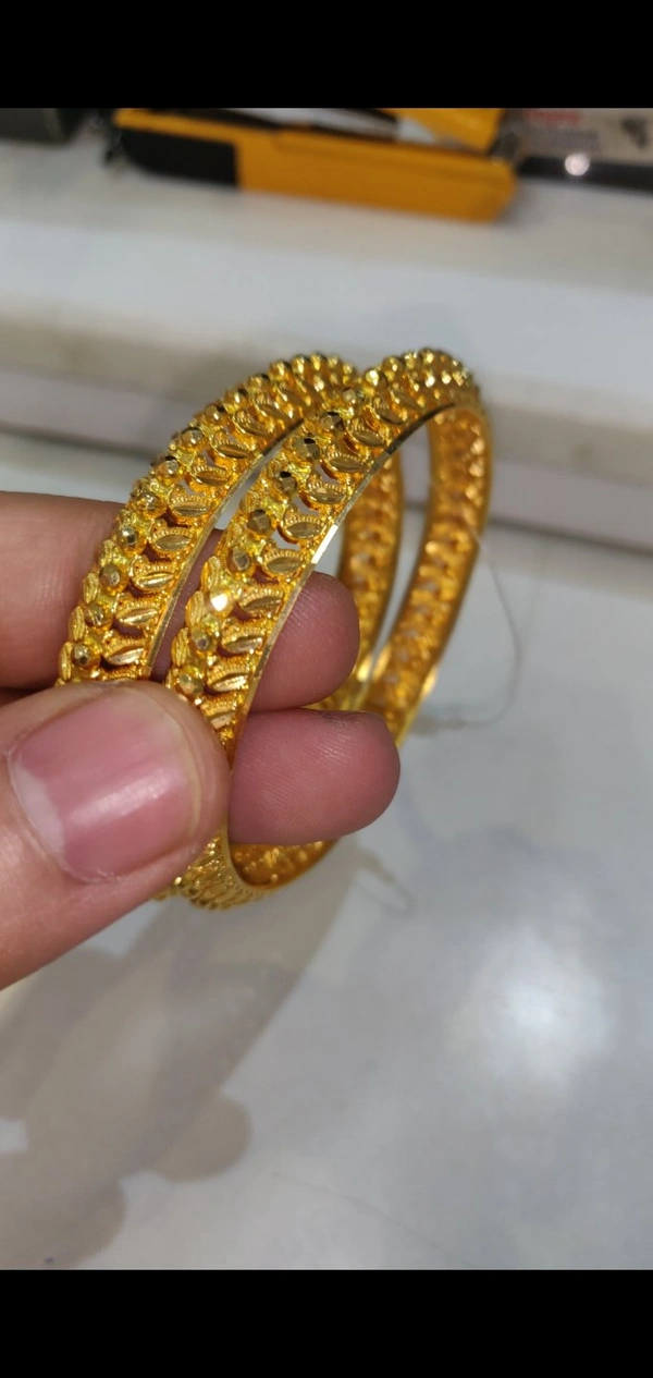 BANGLES 