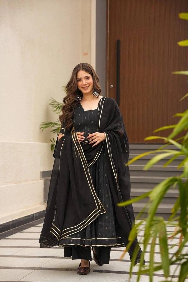 Azorte Fashion Digital Print Anarkali Set | Maslin Fabric, 3/4 Sleeves & Lace Dupatta - XL