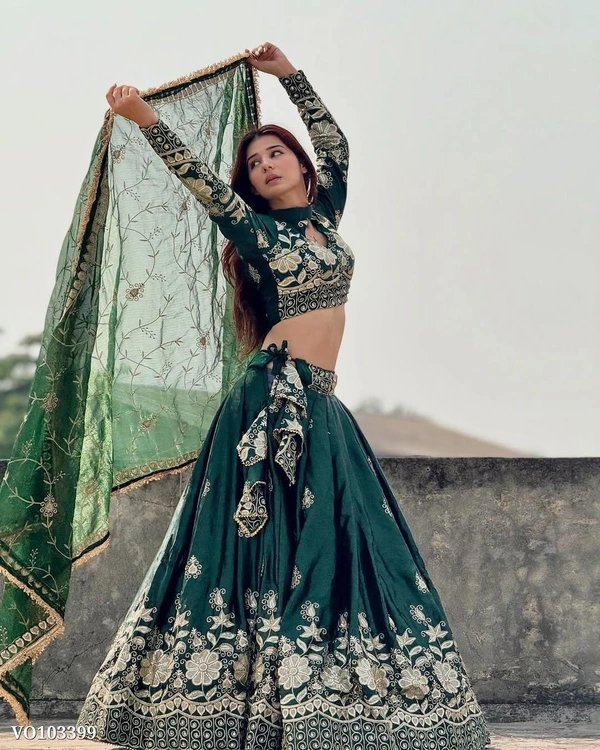 Heavy Chinon Silk Lehenga Choli with 5mm Sequins & Zari Work + Georgette Dupatta – Fully Stitched (M to XXL) | Canvas Patta, Latkan Dori | Made in India