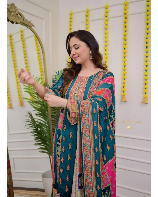 Azorte Fashion Ivory Pakistani Suit with Digital Prints & Sequin Embroidery  - L (40)