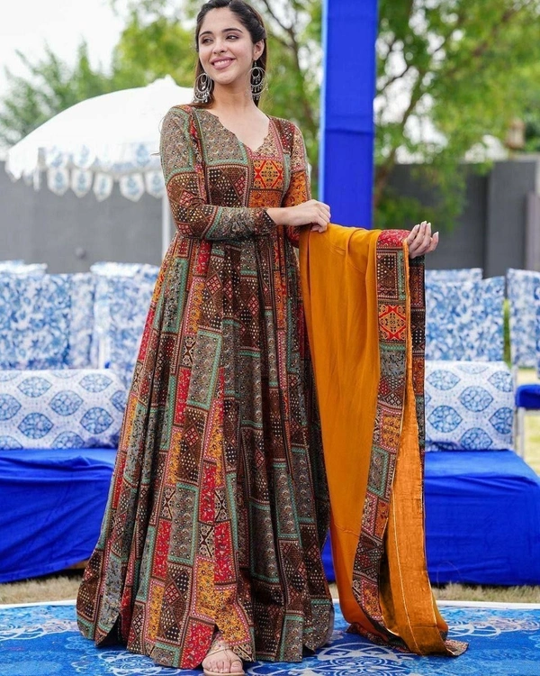Azorte Fashion Fox Georgette Maxi Gown with Digital Floral Print & Dupatta - L (40)